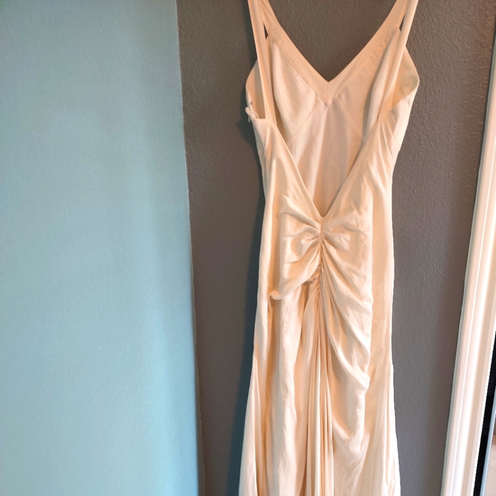 Beautiful Dress ADRIANNA PAPELL 😍